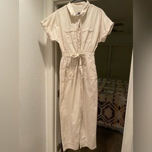 Universal Thread: Cream short sleeve button-front boiler suit.
